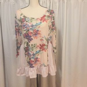 Umgee Floral 3/4 length Top Large